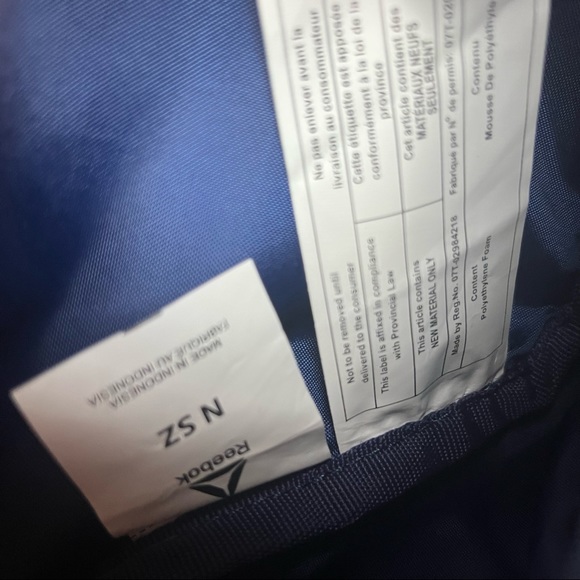 REBOOK vibrant striped belt bag with blue strap - Picture 7 of 8